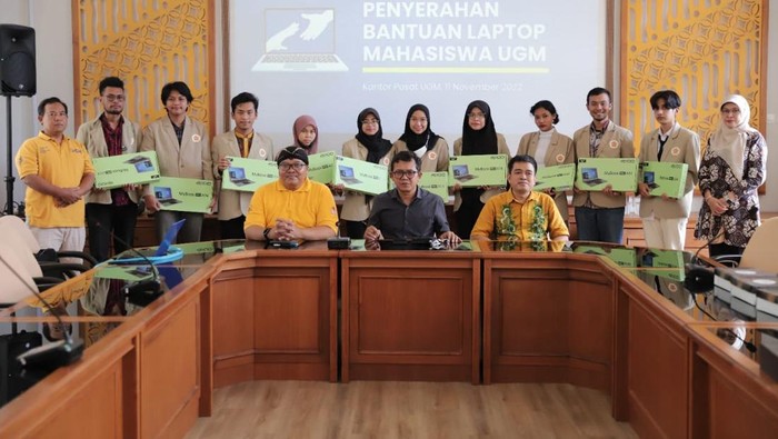 Bantuan Pemimjaman Laptop Bagi 91 Mahasiswa D4-S1 di UGM